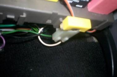 plug yellow fuse into fuse box
