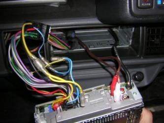 rover metro ISO connectors fitted to new head unit