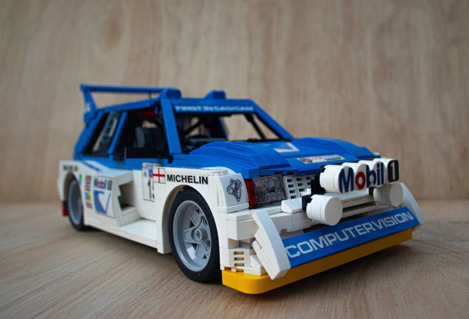 Metro 6R4 up on LEGO Ideas!